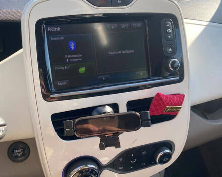 Білий Рено Зое, об'ємом двигуна 0 л та пробігом 100 тис. км за 8499 $, фото 8 на Automoto.ua