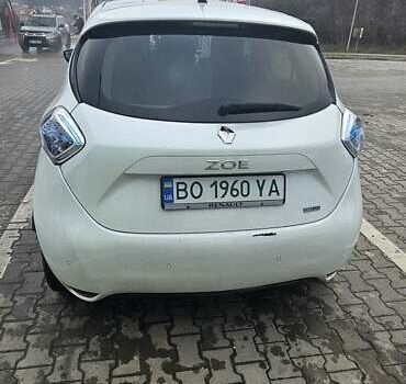 Білий Рено Зое, об'ємом двигуна 0 л та пробігом 79 тис. км за 9300 $, фото 4 на Automoto.ua