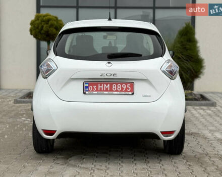 Белый Рено Зое, объемом двигателя 0 л и пробегом 127 тыс. км за 9200 $, фото 12 на Automoto.ua