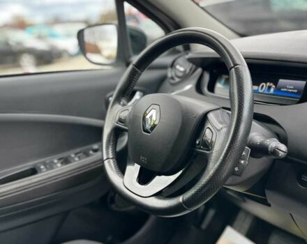 Белый Рено Зое, объемом двигателя 0 л и пробегом 140 тыс. км за 9300 $, фото 14 на Automoto.ua