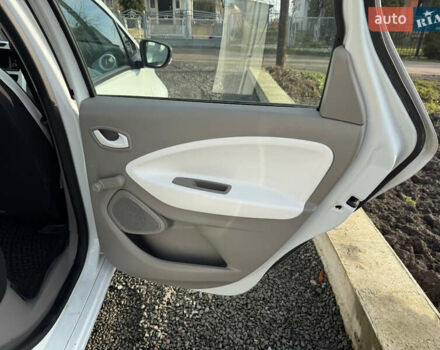 Білий Рено Зое, об'ємом двигуна 0 л та пробігом 47 тис. км за 8700 $, фото 20 на Automoto.ua