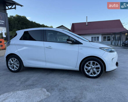 Белый Рено Зое, объемом двигателя 0 л и пробегом 51 тыс. км за 10800 $, фото 19 на Automoto.ua