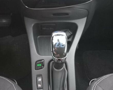 Белый Рено Зое, объемом двигателя 0 л и пробегом 39 тыс. км за 10900 $, фото 18 на Automoto.ua