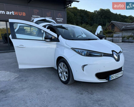 Белый Рено Зое, объемом двигателя 0 л и пробегом 51 тыс. км за 10800 $, фото 47 на Automoto.ua