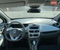 Белый Рено Зое, объемом двигателя 0 л и пробегом 55 тыс. км за 9500 $, фото 17 на Automoto.ua