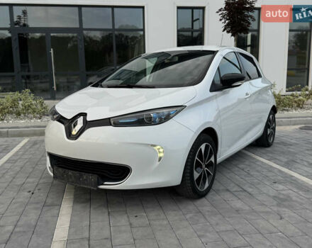 Белый Рено Зое, объемом двигателя 0 л и пробегом 73 тыс. км за 9700 $, фото 8 на Automoto.ua