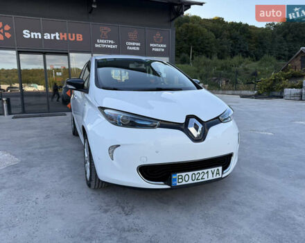 Белый Рено Зое, объемом двигателя 0 л и пробегом 51 тыс. км за 10800 $, фото 26 на Automoto.ua