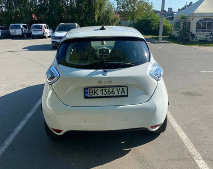 Білий Рено Зое, об'ємом двигуна 0 л та пробігом 100 тис. км за 8499 $, фото 9 на Automoto.ua