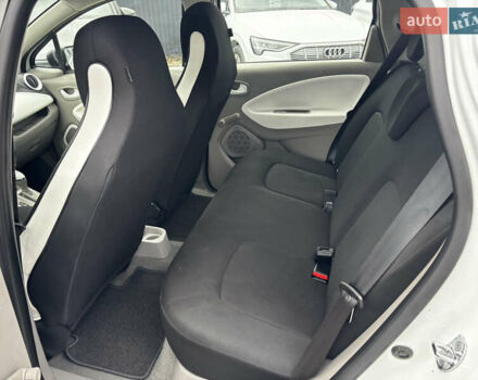 Білий Рено Зое, об'ємом двигуна 0 л та пробігом 23 тис. км за 8850 $, фото 30 на Automoto.ua