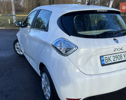 Белый Рено Зое, объемом двигателя 0 л и пробегом 85 тыс. км за 8700 $, фото 7 на Automoto.ua