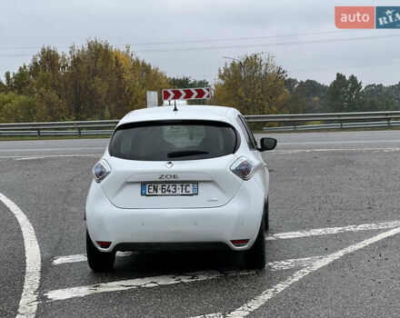 Белый Рено Зое, объемом двигателя 0 л и пробегом 150 тыс. км за 8800 $, фото 8 на Automoto.ua