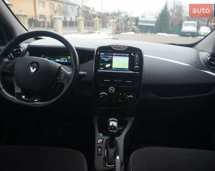 Білий Рено Зое, об'ємом двигуна 0 л та пробігом 37 тис. км за 10777 $, фото 52 на Automoto.ua