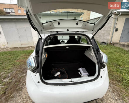Білий Рено Зое, об'ємом двигуна 0 л та пробігом 86 тис. км за 9100 $, фото 6 на Automoto.ua