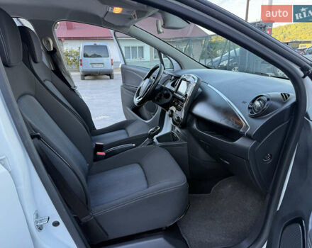 Белый Рено Зое, объемом двигателя 0 л и пробегом 51 тыс. км за 10800 $, фото 50 на Automoto.ua