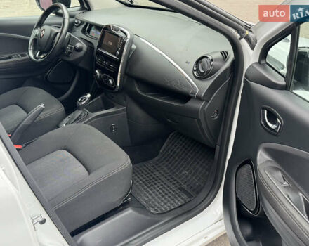 Білий Рено Зое, об'ємом двигуна 0 л та пробігом 91 тис. км за 10600 $, фото 18 на Automoto.ua