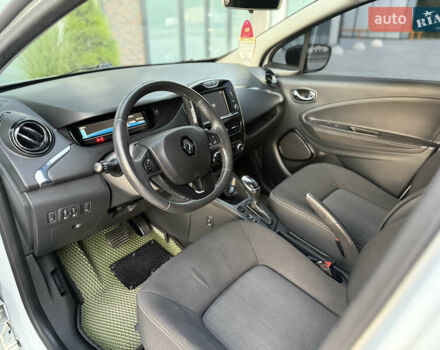 Білий Рено Зое, об'ємом двигуна 0 л та пробігом 80 тис. км за 9500 $, фото 35 на Automoto.ua
