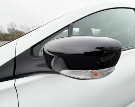 Белый Рено Зое, объемом двигателя 0 л и пробегом 37 тыс. км за 9600 $, фото 10 на Automoto.ua