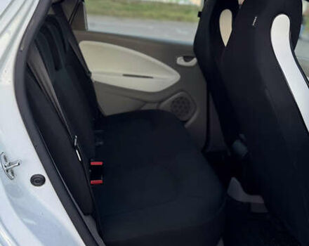 Белый Рено Зое, объемом двигателя 0 л и пробегом 117 тыс. км за 9800 $, фото 13 на Automoto.ua