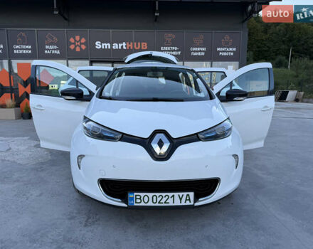 Белый Рено Зое, объемом двигателя 0 л и пробегом 51 тыс. км за 10800 $, фото 27 на Automoto.ua