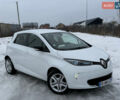 Белый Рено Зое, объемом двигателя 0 л и пробегом 74 тыс. км за 9650 $, фото 7 на Automoto.ua