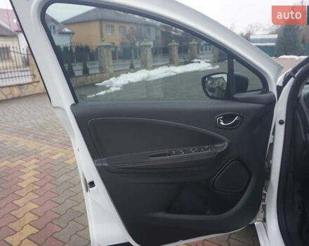 Білий Рено Зое, об'ємом двигуна 0 л та пробігом 37 тис. км за 10777 $, фото 27 на Automoto.ua