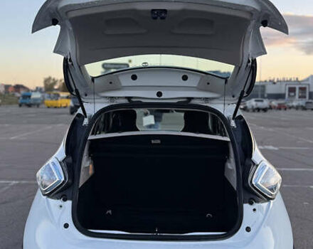 Белый Рено Зое, объемом двигателя 0 л и пробегом 117 тыс. км за 9800 $, фото 15 на Automoto.ua