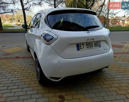 Белый Рено Зое, объемом двигателя 0 л и пробегом 129 тыс. км за 8700 $, фото 13 на Automoto.ua