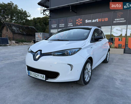 Белый Рено Зое, объемом двигателя 0 л и пробегом 51 тыс. км за 10800 $, фото 2 на Automoto.ua