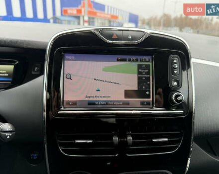 Білий Рено Зое, об'ємом двигуна 0 л та пробігом 56 тис. км за 9800 $, фото 20 на Automoto.ua