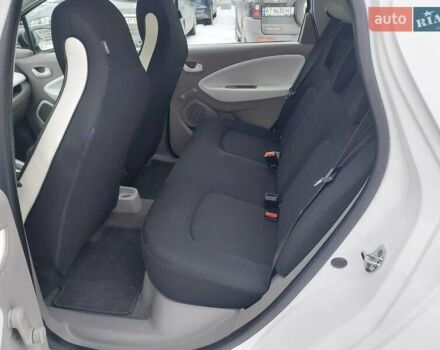 Білий Рено Зое, об'ємом двигуна 0 л та пробігом 94 тис. км за 10300 $, фото 12 на Automoto.ua