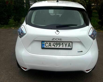 Белый Рено Зое, объемом двигателя 0 л и пробегом 102 тыс. км за 8500 $, фото 6 на Automoto.ua