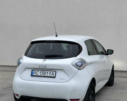 Белый Рено Зое, объемом двигателя 0 л и пробегом 96 тыс. км за 9800 $, фото 8 на Automoto.ua