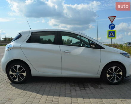 Белый Рено Зое, объемом двигателя 0 л и пробегом 120 тыс. км за 9700 $, фото 2 на Automoto.ua