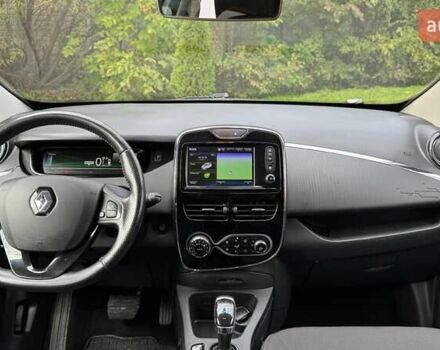 Белый Рено Зое, объемом двигателя 0 л и пробегом 157 тыс. км за 8700 $, фото 25 на Automoto.ua