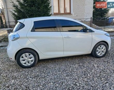 Белый Рено Зое, объемом двигателя 0 л и пробегом 64 тыс. км за 9200 $, фото 3 на Automoto.ua