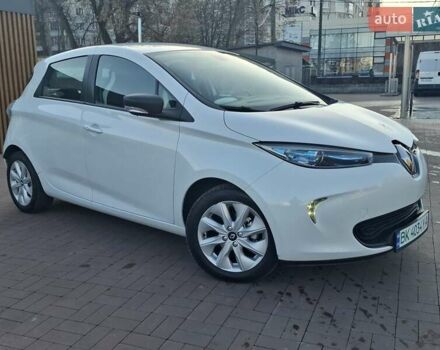 Белый Рено Зое, объемом двигателя 0 л и пробегом 90 тыс. км за 9500 $, фото 7 на Automoto.ua