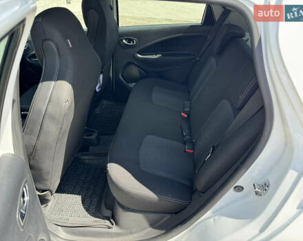 Белый Рено Зое, объемом двигателя 0 л и пробегом 114 тыс. км за 9500 $, фото 8 на Automoto.ua
