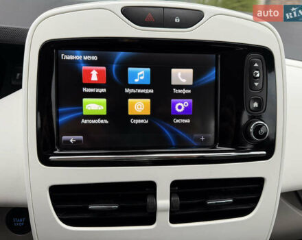 Белый Рено Зое, объемом двигателя 0 л и пробегом 127 тыс. км за 9200 $, фото 56 на Automoto.ua