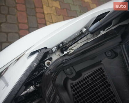 Білий Рено Зое, об'ємом двигуна 0 л та пробігом 37 тис. км за 10777 $, фото 62 на Automoto.ua