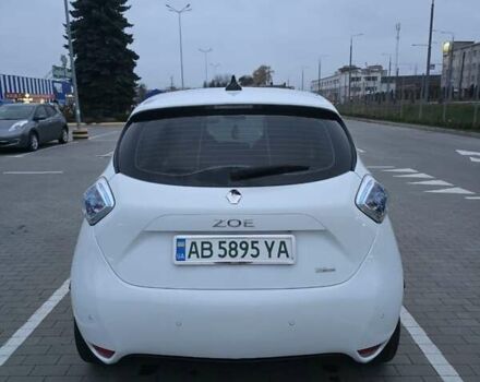 Белый Рено Зое, объемом двигателя 0 л и пробегом 122 тыс. км за 9000 $, фото 10 на Automoto.ua