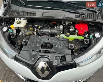 Белый Рено Зое, объемом двигателя 0 л и пробегом 109 тыс. км за 9499 $, фото 22 на Automoto.ua