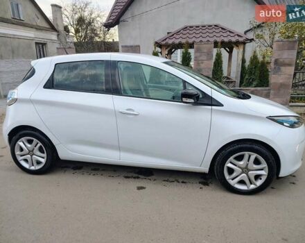 Белый Рено Зое, объемом двигателя 0 л и пробегом 90 тыс. км за 8900 $, фото 3 на Automoto.ua