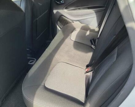 Білий Рено Зое, об'ємом двигуна 0 л та пробігом 42 тис. км за 9500 $, фото 12 на Automoto.ua