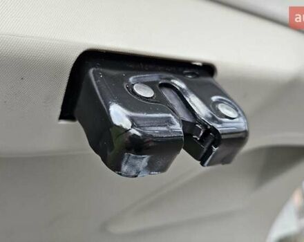 Белый Рено Зое, объемом двигателя 0 л и пробегом 71 тыс. км за 9550 $, фото 33 на Automoto.ua