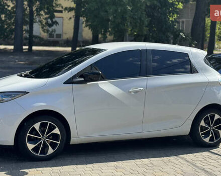 Белый Рено Зое, объемом двигателя 0 л и пробегом 125 тыс. км за 9900 $, фото 11 на Automoto.ua