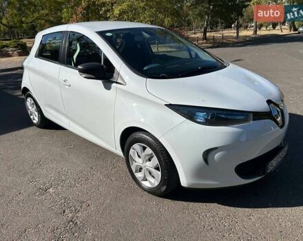 Белый Рено Зое, объемом двигателя 0 л и пробегом 95 тыс. км за 9650 $, фото 61 на Automoto.ua