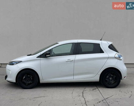 Белый Рено Зое, объемом двигателя 0 л и пробегом 96 тыс. км за 9800 $, фото 4 на Automoto.ua