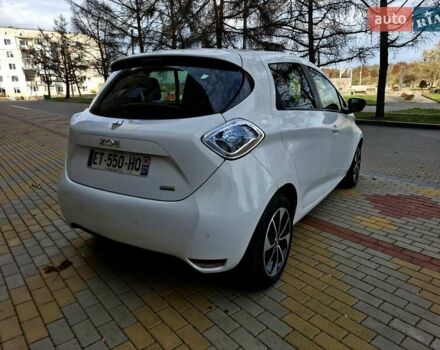 Белый Рено Зое, объемом двигателя 0 л и пробегом 129 тыс. км за 8700 $, фото 16 на Automoto.ua