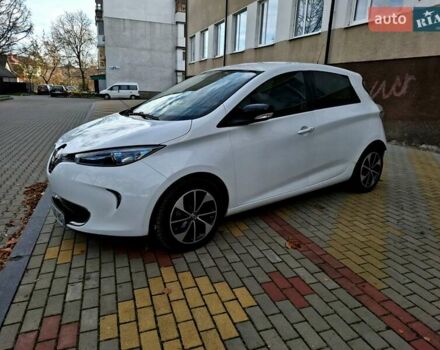 Белый Рено Зое, объемом двигателя 0 л и пробегом 129 тыс. км за 8700 $, фото 10 на Automoto.ua