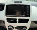 Белый Рено Зое, объемом двигателя 0 л и пробегом 165 тыс. км за 8350 $, фото 16 на Automoto.ua